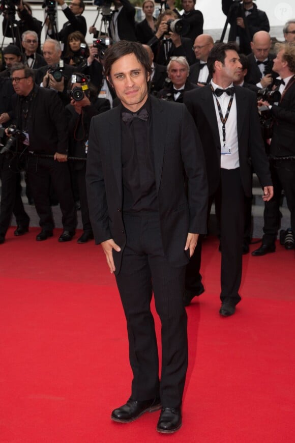 Gael Garcia Bernal lors de la montée des marches du film "Foxcatcher" lors du 67e Festival du film de Cannes, le 19 mai 2014.
