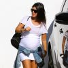 Kourtney Kardashian, enceinte, quitte le magasin La Cienega Design Quarter à Beverly Hills. Le 2 septembre 2014.
