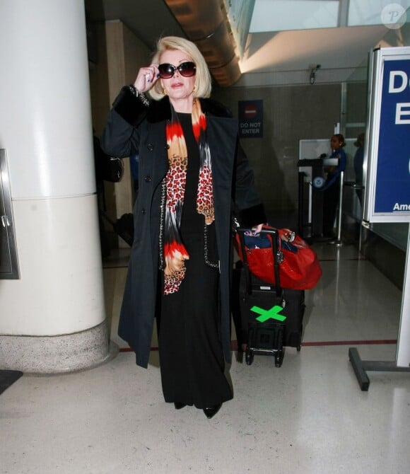 Joan Rivers à l'aéroport de Los Angeles le 11 janvier 2012
