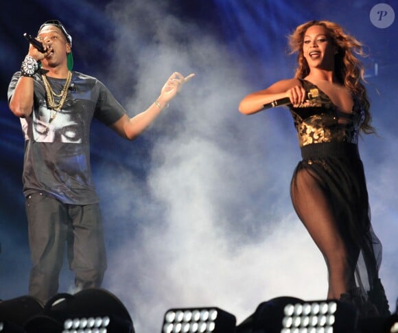 Jay Z et Beyoncé Knowles en concert dans le cadre de leur tournée "On The Run" à Pasadena le 2 Août 2014. 
