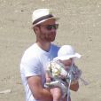  Le footballeur Xabi Alonso passe ses vacances avec sa femme Nagore Aramburu et leur fille Emma &agrave; Marbella le 12 avril 2014.&nbsp; 