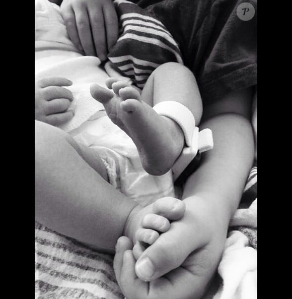 Alyssa Milano a publié la toute première photo de sa fille Elizabella, le 6 septembre 2014, sur Instagram.