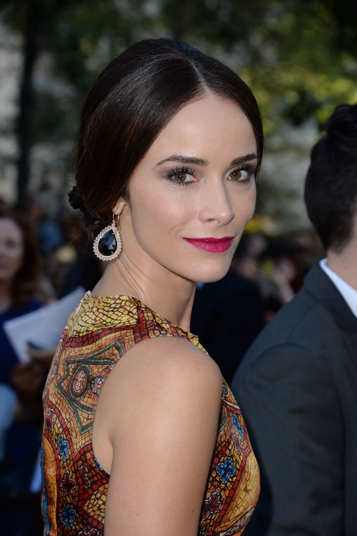 Abigail Spencer Makes Headlines On X - s6ngkgr