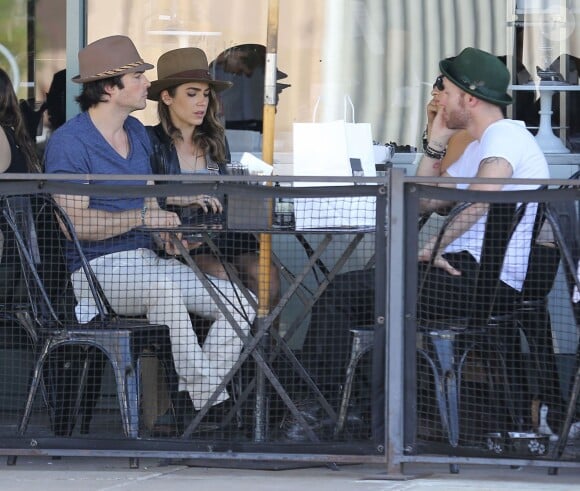 Ian Somerhalder et Nikki Reed au restaurant avec des amis à West Hollywood, le 7 septembre 2014.