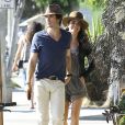  Ian Somerhalder et sa petite amie Nikki Reed vont d&eacute;jeuner au restaurant avec des amis &agrave; West Hollywood, le 7 septembre 2014. 