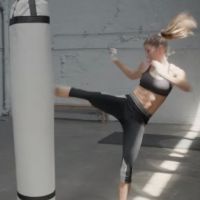 Gisele Bündchen : Sexy et puissante égérie de sport pour Under Armour