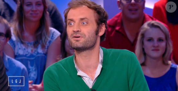 Dernière météo de Raphaëlle Dupire dans le "Grand Journal" de Canal+. Lundi 8 septembre. Augustin Trapenard a réalisé un sketch réussit qui faisait un clin d'oeil au livre de Valérie Trierweiler "Merci pour ce moment".