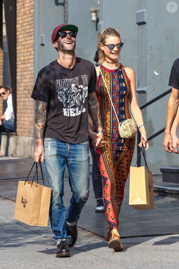 Adam Levine et Behati Prinsloo à New York, le 5 septembre 2014.