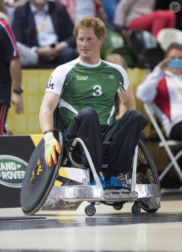 Le prince Harry a pris part à un match exhibition de rugby en fauteuil roulant lors des Invictus Games, le 12 septembre 2014 à la Copperbox Arena, à Londres, et a même inscrit un essai.