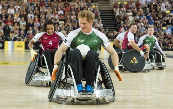Le prince Harry a participé à une démonstration de rugby en fauteuil roulant lors des Invictus Games, le 12 septembre 2014 à la Copperbox Arena, à Londres.