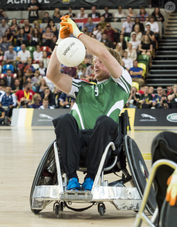 Le prince Harry a participé à une démonstration de rugby en fauteuil roulant lors des Invictus Games, le 12 septembre 2014 à la Copperbox Arena, à Londres.