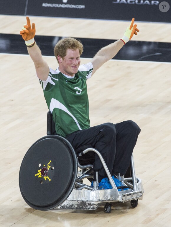 Le prince Harry a participé à une démonstration de rugby en fauteuil roulant lors des Invictus Games, le 12 septembre 2014 à la Copperbox Arena, à Londres.