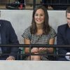 Pippa Middleton, son frère James ainsi que Peter et Autumn Phillips étaient réunis pour regarder le prince Harry, Zara Phillips et Mike Tindall lors de leur match exhibition de rugby en fauteuil roulant lors des Invictus Games, le 12 septembre 2014 à la Copperbox Arena, à Londres.
