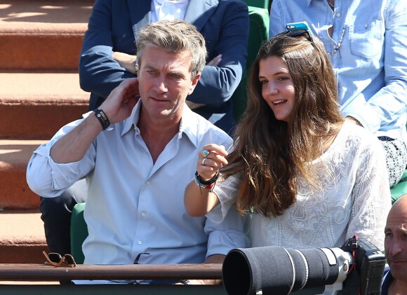 Philippe Caroit et sa fille Blanche lors de la demi-finale de la Coupe Davis entre la France et la République Tchèque le 13 septembre 2014 à Paris.