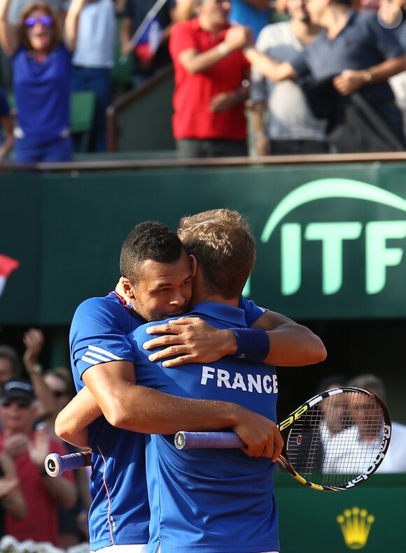 Richard Gasquet et Jo Wilfreid Tsonga lors de la demi-finale de la Coupe Davis entre la France et la République Tchèque le 13 septembre 2014 à Paris.