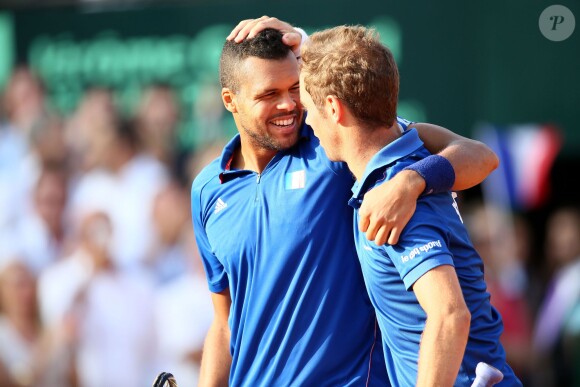 Richard Gasquet et Jo-Wilfried Tsonga lors de la demi-finale de la Coupe Davis entre la France et la République Tchèque le 13 septembre 2014 à Paris.