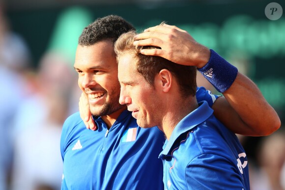 Richard Gasquet et Jo-Wilfried Tsonga lors de la demi-finale de la Coupe Davis entre la France et la République Tchèque le 13 septembre 2014 à Paris.