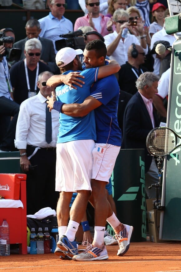 Arnaud Clement et Jo-Wilfried Tsonga lors de la demi-finale de la Coupe Davis entre la France et la République Tchèque le 13 septembre 2014 à Paris.