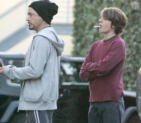 Robert Downey Jr. et son fils Indio à Santa Monica le 11 décembre 2007.