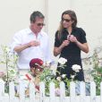  Exclusive - Hugh Grant et Anna Eberstein lors d'un match de criquet &agrave; Londres le 20 juin 2014 