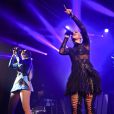 Iggy Azelea et Rita Ora interprètent leur single Black Widow lors du concert d'Uggy au Shepherds Bush Empire. Londres, le 17 septembre 2014.