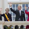 Le prince Constantijn, la princesse Laurentien, le roi Willem-Alexander et la reine Maxima des Pays-Bas, en robe Valentino et chapeau Fabienne Delvigne, au balcon du palais Noordeinde à La Haye lors du Prinsjesdag, l'inauguration de l'année parlementaire, le 16 septembre 2014.