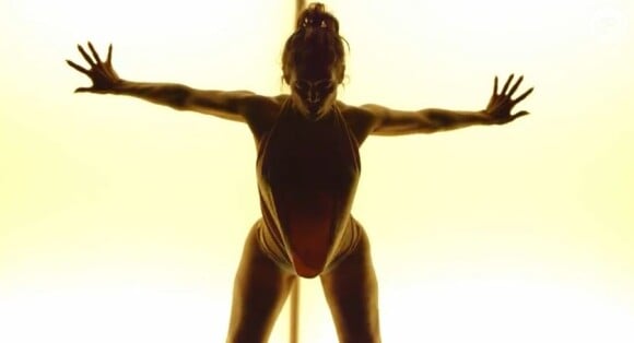 Jennifer Lopez sexy dans le clip de Booty