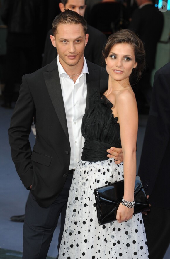 Tom Hardy et sa fiancée Charlotte Riley à la première d'Inception au cinéma Odeon sur Leicester Square à Londres, le 8 juillet 2010
