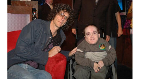 Howard Stern pleure la mort de son ami handicapé, les stars émues