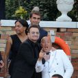 Le chanteur Bono - George Clooney et ses invités quittent l'hôtel pour se rendre à son mariage avec Amal Alamuddin à Venise, le 27 septembre 2014.  George Clooney leaves with the guests the hotel to go to his wedding with Amal Alamuddin in Venice, on Septembre 27, 2014.27/09/2014 - Venise