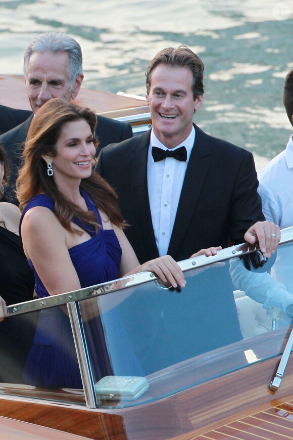 Cindy Crawford et Rande Gerber en bateau-taxi. Mariage de George Clooney et Amal Alamuddin, célébré à l'Aman Canal Grande Venice à Venise, le 27 septembre 2014.