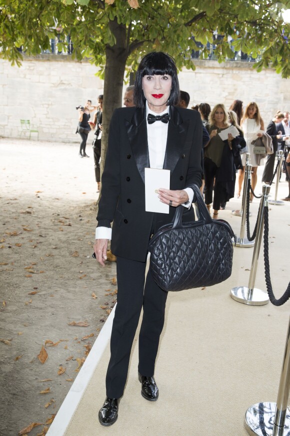 Chantal Thomass arrive à l'Espace Éphémère du jardin des Tuileries pour assister au défilé Elie Saab prêt-à-porter printemps-été 2015. Paris, le 29 septembre 2014.