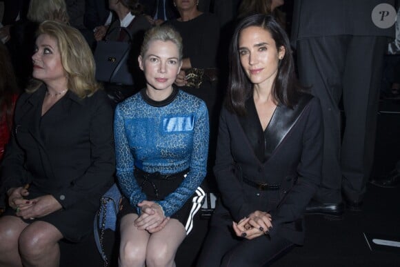 Catherine Deneuve, Michelle Williams et Jennifer Connelly assistent au défilé Louis Vuitton printemps-été 2015 à la Fondation Louis Vuitton. Paris, le 1er octobre 2014.
