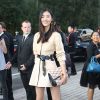Le top model chinois Liu Wen arrive à la Fondation Louis Vuitton pour assister au défilé Louis Vuitton printemps-été 2015. Paris, le 1er octobre 2014.