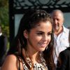 Selena Gomez arrive à la Fondation Louis Vuitton pour assister au défilé Louis Vuitton printemps-été 2015. Paris, le 1er octobre 2014.