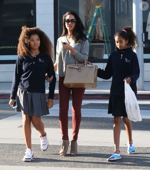 Exclusif - Kimora Lee Simmons et ses filles font du shopping à Beverly Hills, le 5 février 2014.