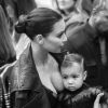 Kim Kardashian et sa fille North - People au défilé Givenchy prêt-à-porter printemps-été 2015 le 28 septembre 2014