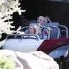 Gwen Stefani, son mari Gavin Rossdale et leur fils Zuma s'amusent à Disneyland à Anaheim, le 6 octobre 2014.