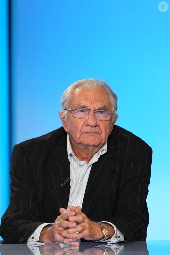 Marc Galabru sur l'émission Vendredi sur un plateau le 25 novembre 2011.