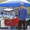 Exclusif - Rachel Bilson, enceinte, et son compagnon font du shopping dans un magasin de bricolage à Los Angeles, le 8 octobre 2014.