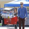 Exclusif - Rachel Bilson, enceinte, et son compagnon Hayden Christensen font du shopping dans un magasin de bricolage à Los Angeles, le 8 octobre 2014.