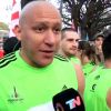 Atteint d'un cancer, le footballeur Jonas Gutierrez participe à un marathon à Buanos Aires le 12 octobre 2014.
