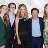 Michael J. Fox, son épouse Tracy Pollan et leurs enfants Aquinnah, Sam et Schuyler à la soirée de charité A Funny Thing Happened On The Way To Cure Parkinson au Waldorf Astoria de New York, le 10 novembre 2012.