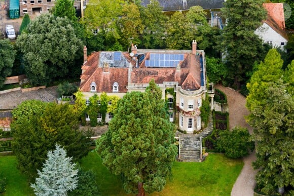 Exclusif - Vue aérienne de la maison de George Clooney et sa femme Amal Alamuddin à Sonning dans le comté de Berkshire, le 10 octobre 2014. Le couple aurait acheté cette maison pour un montant de 7,5 millions de livres sterling. Cette maison serait le cadeau de mariage de George Clooney à sa femme Amal Alamuddin.