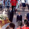 Le prince William et le prince Harry lors des funérailles de Lady Di, le 6 septembre 1997 à Londres.