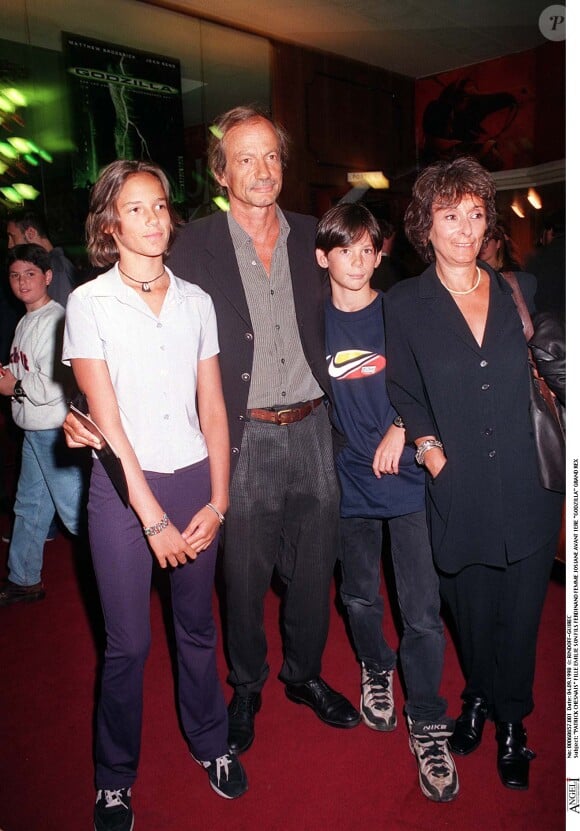 Archives - Patrick Chesnais, sa femme Josiane et leurs enfants Emilie et Ferdinand en 1998.