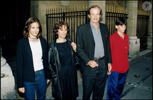 Archives - Patrick Chesnais, sa femme Josiane et leurs enfants Emilie et Ferdinand en 1999.