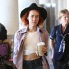 Jena Malone quittent l'aéroport de LAX à Los Angeles, le 3 octobre 2014.