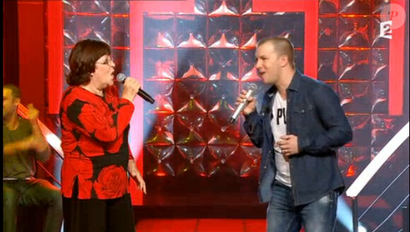 Julien "le maestro" et Renée, dans N'oubliez pas les paroles, sur France 2, le 22 octobre 2014