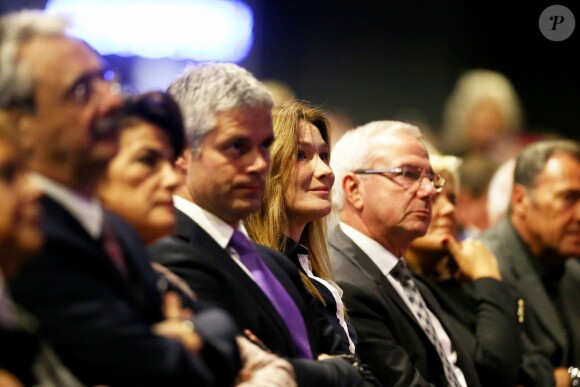 Laurent Wauquiez et Carla Bruni-Sarkozy au meeting de Nicolas Sarkozy à Nice le 21 octobre 2014.